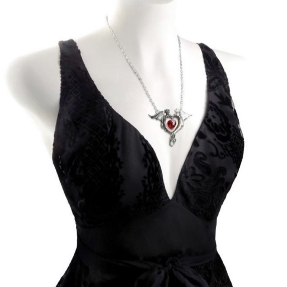 Gothic Pendant and Chain - Picture 2 of 4